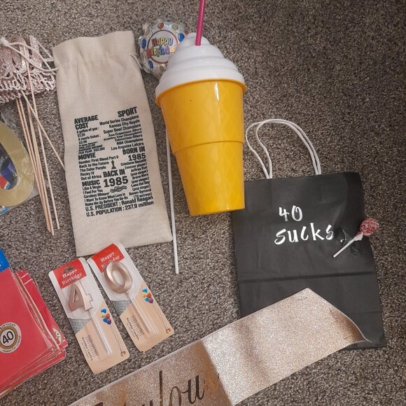 Party Supplies for 40th Birthday 1985 - Picture 4 of 4